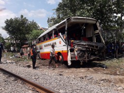 Awas !!! 110 Perlintasan KA Wilayah Daops 7 Tanpa Penjaga