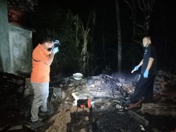 Ditinggal Salat Jamaah di Masjid, Rumah Nenek 80 Tahun di Tulungagung Terbakar
