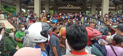 Kerumunan Operasi Pasar Minyak Goreng di Ponorogo, Histeris Ada Tangisan Anak Minta Tolong