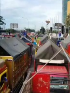 Ratusan Driver Truk Tuntut Revisi Kebijakan ODOL, Kadishub Jatim : Itu Kewenangan Pusat