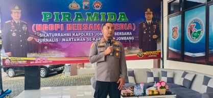 Bangun Komunikasi dengan Media, Kapolres Jombang Ajak Ngopi Piramida