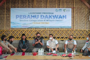 YBM PLN Bersama Dompet Dhuafa Jawa Timur Resmikan Perahu Dakwah Bagi Masyarakat Pedalaman di Situbondo  