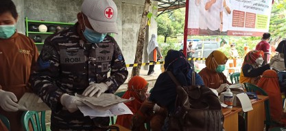 TNI AL Koarmada II Gelontor 25 Ribu Vaksin Sinovac di Ponorogo