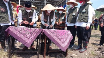 PT Smelting Sumbang Kambing dan Sapi Inseminasi di KTN Turen