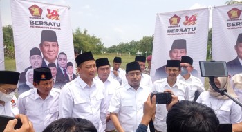 Pengurus DPC Gerindra Gresik Dilantik di Tepi Sawah dengan Membawa Mandat Petani