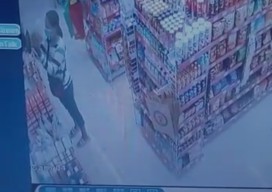 Emak-emak Curi Minyak Goreng Terekam Kamera CCTV, Videonya Jadi Viral