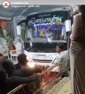 Bus AKAP Terobos Terop Orang Hajatan di Magetan, Begini Faktanya