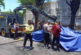 Sedan Dinas Milik Polda Jatim Terbakar di Gedangan Sidoarjo