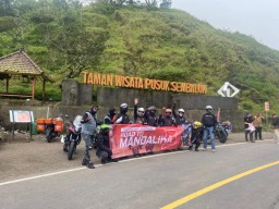 Komunitas Honda Big Bike Jatim Tour ke Mandalika