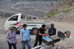 Mitgasi Bencana Semeru, ITS Pasang Early Warning System di Curah Kobokan Lumajang