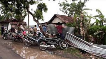 Angin Kencang Rusak19 Rumah di Kecamatan kemlagi dan Trowulan Mojokerto