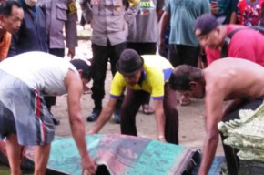 Job Nyanyi Sepi, Biduan Dangdut Blitar Tewas Mengapung di Kolam