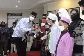 Bentuk Syukur, DPRD Kota Surabaya Adakan Bukber dan Santuni Anak Yatim
