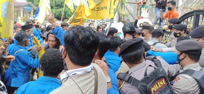 Soroti Masalah Sampah Overload, Demonstrasi Mahasiswa di Ponorogo Nyaris Ricuh