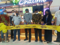 Grand Opening Matahari dan Chatime, Bupati Lamongan Belanja dan Racik Minum Sendiri