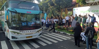 Pemkab Sidoarjo Berangkatkan 20 Bus Mudik Gratis, Peserta : Bisa Ngirit