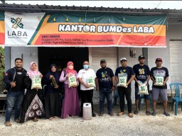 Manfaatkan Potensi Sekitar, BUMDes di Gresik Ini Jadi Mitra Petani