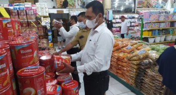 Pastikan Kondisi Makanan Aman, Aparat Gabungan di Kab. Pasuruan Operasi Parcel