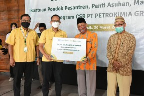 Sambut Ramadan, Petrokimia Gresik Salurkan Bantuan Untuk Masyarakat Rp 600 Juta