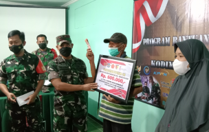 PKL dan Nelayan di Sidoarjo Terima Bantuan Tunai Rp600 Ribu