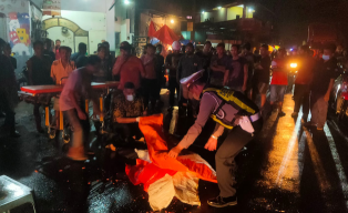 Senggol Pikap hingga Terjatuh, Pemuda Balongbendo Tewas Telindas Truk