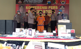 Perdagangan Ponsel Ilegal di Sidoarjo Dibongkar Polisi, Manager Jadi Tersangka