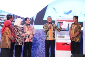 Triwulan I 2022 Kinerja Disdukcapil Jatim Terbaik Nasional