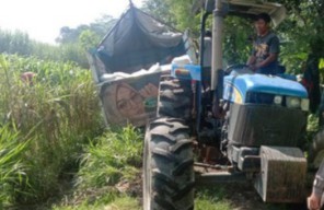 Horor, Truk Bermuatan Beras Nyasar Menuju Area Kuburan di Kediri