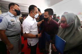 Wali Kota Eri Jamin Pendidikan Korban Kecelakaan Bus