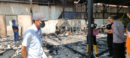 Tim Labfor Mabes Polri Gelar Olah TKP di Pabrik Kacang Sanghai Tulungagung