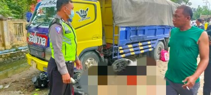 Hindari Pemotor, Dum Truk di Lamongan Malah Seruduk Pemotor Lainnya