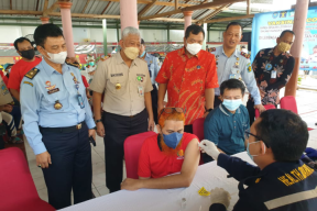 Ratusan Napi Lapas Porong Jalani Vaksinasi Booster