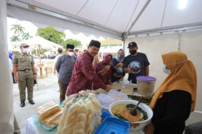 Yang Kangen Pecel Pincuk, Datangi Festivalnya di Madiun Sampai Minggu 8 Mei