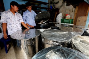 Pemkot Surabaya Dorong Percepatan Produksi Tempe Melalui Bantuan Alat
