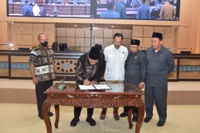 DPRD Lamongan Setujui Pertanggungjawaban Pelaksanaan APBD 2021