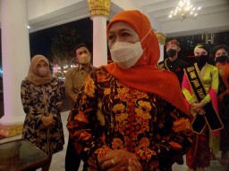 Khofifah Pastikan Stok Hewan Kurban di Jatim Sehat dan Surplus