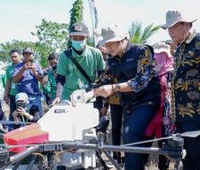 Pemkab Lamongan Gunakan Drone Brantas Hama Tanaman Padi