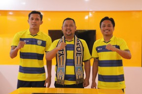 Kenalkan Pemain Anyar Gresik United, Gus Yani Targetkan Naik Kasta Liga 1