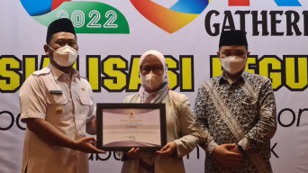 Aktif Tingkatkan Program CSR PT Smelting Raih Penghargaan dari Bupati Gresik
