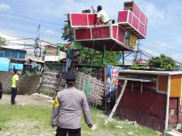 Polisi Bongkar Sarang Judi Burung Dara di Karangasem Surabaya