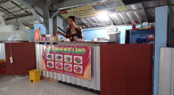 Pudak Galeri Sepi Pengunjung, Tenant Makanan Tinggal Satu yang Beroperasi