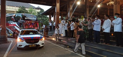 Antarkan 194 Jamaah Haji Berangkat, Kang Giri Titip Doa Untuk Ponorogo