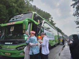 Jalani Swab, CJH Malang Sehat dan Diberangkatkan ke Tanah Suci