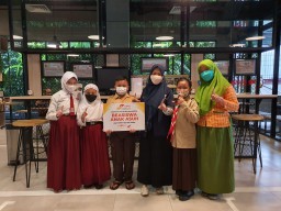 Hari Anak Nasional, MPM Honda Jatim Salurkan Beasiswa Pendidikan untuk Anak Asuh