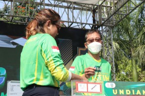 Di Acara Gowes Bareng Gubernur, Bank Jatim Berikan 3 Paket Umroh Untuk Pegowes