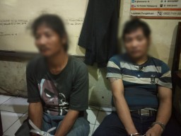 Berlagak Mirip Petugas,Kakak Beradik Bersenjatakan Pistol Mainan ini Rampas Handphone Warga Tulungagung