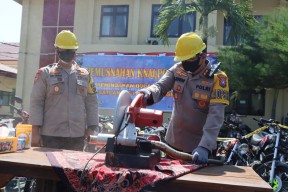 Polres Magetan Hancurkan Ratusan Knalpot Hasil Razia