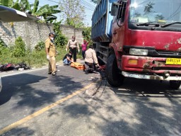 Ibu dan Dua Anaknya di Gresik Meninggal Dunia Karena Kecelakaan, Terlindas Truk yang Tak Kuat Menanjak