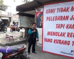 Relokasi Pedagang Terdampak Pelebaran Jalan Raya Manyar Gresik Masih Alot