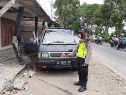 Oleng Saat Berkendara, Pemuda Tulungagung ini Akhirnya Adu Banteng Dengan Pickup Hingga Tewas